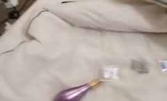 二次元萝luo莉萌妹mei猫耳娘爸爸特制粉色大屌刚插进去就受不了干得白浆四溢浪lang叫不止颜射吞精喝尿