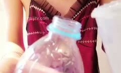 网红妹mei子艾儿.秀.DV.原味收费视频骚洞大量注水然后再喷出来阴道一张一闭属实诱人性感语音诱惑