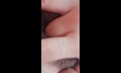 精选裸贷特别档女神级别主角三，长腿嫩neng妹mei乳房嫩阴毛多，一开始羞涩，慢慢自[zi]慰到出水