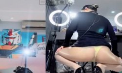 抖音主播抖阴新片！【一只霸王兽】多位主播双视角直播 私拍福利 现在主播真会玩 大哥视角是真的顶（上）(13)