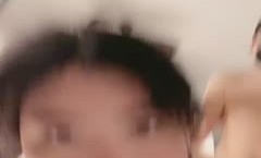 大奶淫模好骚好诱惑，精jing彩露脸高gao颜值大秀啪pa啪直播，打着电话被大哥压在身下抽[chou]插，淫声荡语不断奶子乱晃刺激