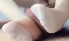 和白丝袜白高跟极品骚浪lang嫂子在出租屋足交做[zuo]爱 玩刺激镜前骑乘无套抽[chou]插顶操 没忍住内射中出了 高清720P原版
