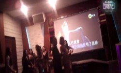 《小葛格东游记》两个台湾小哥带你东南亚KTV体验一王多后神秘观众尝试小姐打飞机快餐