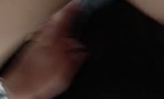 透过门缝看少妇洗澡大鸡巴怎么受得了，等少妇出来揉她奶子裤子都不脱掏出鸡巴就开干，无套抽[chou]插浪lang荡呻吟