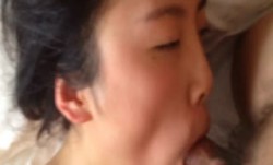 云盘泄密-爱穿丁字裤的性感黑丝美女和网友偷情啪pa啪,被大鸡巴彻底征服想怎么玩都可以,颜值高,操操长得真不错!