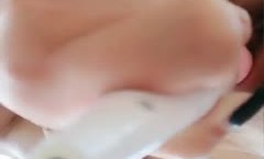 真大胆 网红脸性感美女和男友体验刺激到乡下花生地里露天啪pa啪 旁边还个老头在干农活 又在乡下厕所里肏逼!