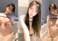 这美女的奶真是极品粉色，逼又嫩叫人如何不搞她呢