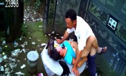 古墓供桌嫖(piao)J系列瘦高长马脸大叔按着野鸡一对大奶猛输出干一会在舔tian一舔tian接着干无套内射全程对白1080P原版