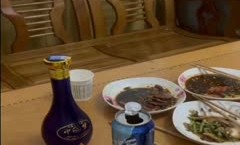 海角社区某小区保安封神之作❤️利用职务便利装针孔偷窥业主洗澡醉奸女业主
