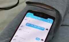 好久不见的香菜一直还是撩骚网友，在线约炮给网友发自己小电影，和男友口交啪pa啪口爆一嘴