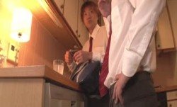 AP-716_B媚薬チ○ポ串刺しピストン鬼反りイキ！！ボクたちを子ども扱いするウザい義第官网02集