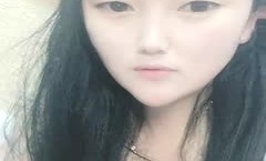 非常干净粉嫩白虎萝luo莉萌妹mei露操诱惑，姐妹mei掰特写摸几下就流水非常诱人