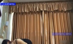 男人爱风流桑拿会所包房点了一位刚来不久的年轻美女技师跳艳舞挑逗丰满肥臀妹mei子被操疼了国语对白1080P原版