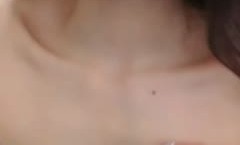 极品长卷发御姐道具自[zi]慰女上位骑插道具自玩打桩，特写自[zi]慰掰粉色逼逼