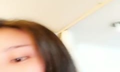 颜值不错非常骚眼镜妹mei子大尺度秀 椅子上玩扩阴器尿尿玻璃棒抽[chou]插 很是诱惑喜欢不要错过