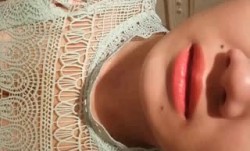 精选裸贷特别档女神级别主角七，身shen材超好D罩大胸的大学生妹mei子自[zi]慰扣穴，浴室内尽显风骚