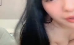 气质长发新人妹mei子，全裸热舞搔首弄姿，多个姿势自[zi]慰掰穴