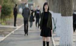 《最新流出☀️国模私拍》国内王牌唯美女体艺术摄影相约中国抖阴新片！【短发韵味模特-英丽-裸身与着衣之间的反差对比】8K原档画质-1080p