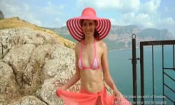 被陆军直升机赤裸着。裸体主义者假期。-CAUGHTNAKEDBYARMYCOPTER