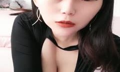 颜值不错白皙皮肤大奶妹mei子自[zi]慰单腿黑丝沙发上跳蛋震动非常诱人很是诱惑喜欢不要错过