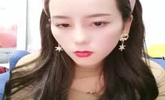 小可爱平台(原卡哇伊)颜值不错美女衣裳湿半直播大秀 身shen材丰满 激ji情自[zi]慰 十分诱人