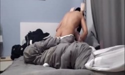 “不行一会你床单都是血我是处女”对白刺激带感✅以看电影为由把单纯女大生骗到住所强行扒光啪pa啪内射全程老刺激了无水原版