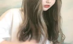 长相甜美高gao颜值贫乳小萌妹mei道具自[zi]慰诱惑秀，沙发翘起双脚棒子抽[chou]插呻吟娇喘大神非常诱人