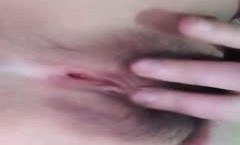 00后小处女伊伊首次出境，新来的就是带劲，童颜巨乳的标准典范，自己舔tian奶子小逼看着就很嫩，精jing彩不要错过