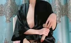 高gao颜值苗条网红妹mei子允儿自拍福利小视频，椅子上抬腿假屌抽[chou]插拍打呻吟娇喘非常诱人