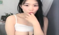 小可爱平台(原卡哇伊)童颜巨乳美女主播女D1028收费大秀奶子真大自[zi]慰揉穴很是诱人