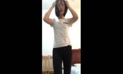 精选裸贷特别档女神级别，清纯漂亮小嫩neng妹mei，乳房小巧精致,美穴菊花全部掰开展示，附图20P