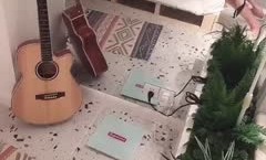 服装设计师被成功拿下，逛街牵牵手带回酒jiu店，小逼给嫩的，不想戴套直接插入 爽歪歪！
